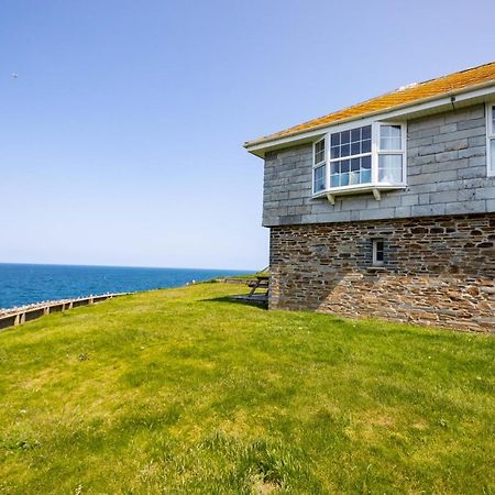 Gulland Villa Порт Айзък Екстериор снимка